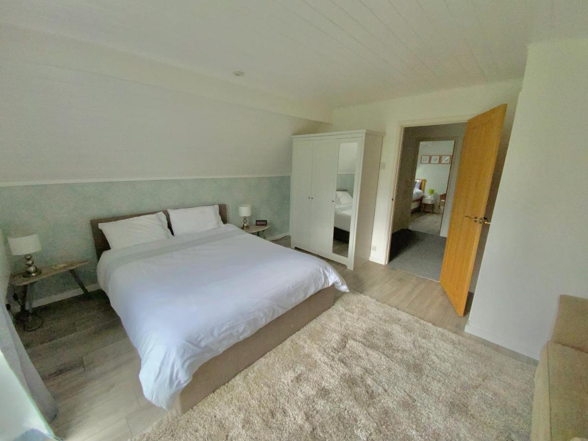 'That One' Our Cotswold Lakeside Lodge Cirencester Kültér fotó