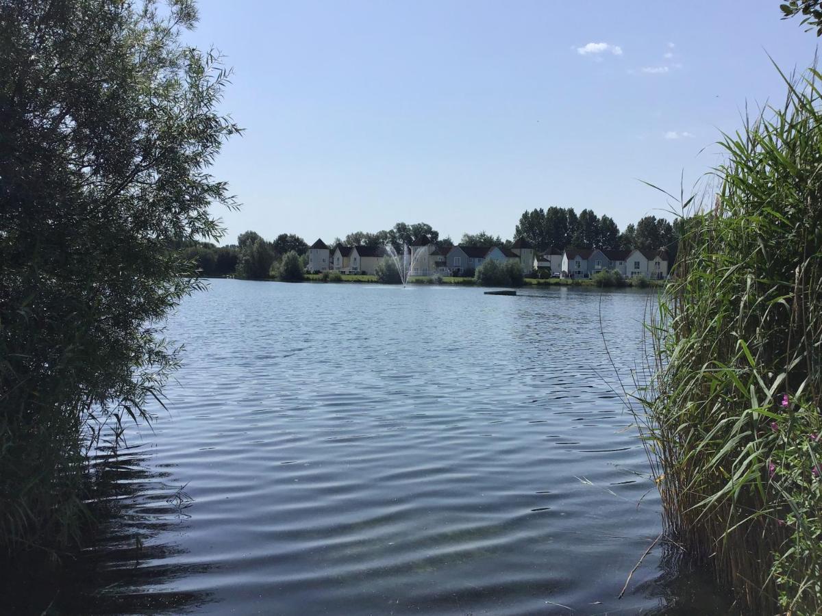 'That One' Our Cotswold Lakeside Lodge Cirencester Kültér fotó