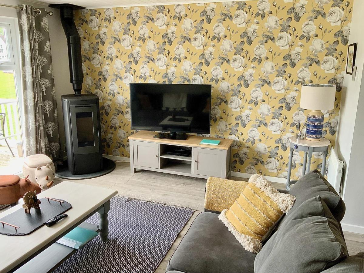 'That One' Our Cotswold Lakeside Lodge Cirencester Kültér fotó